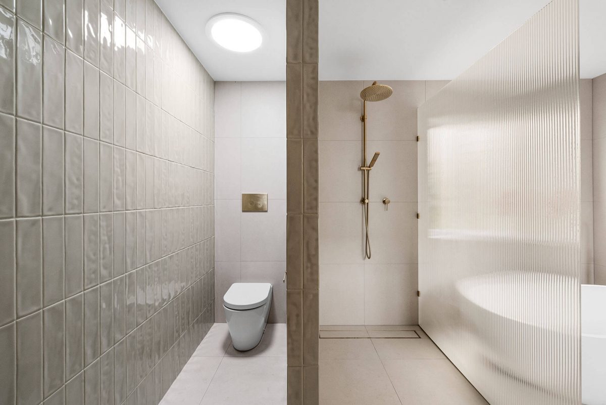 A custom designed bathroom. Designed and built by MJ Harris Group.