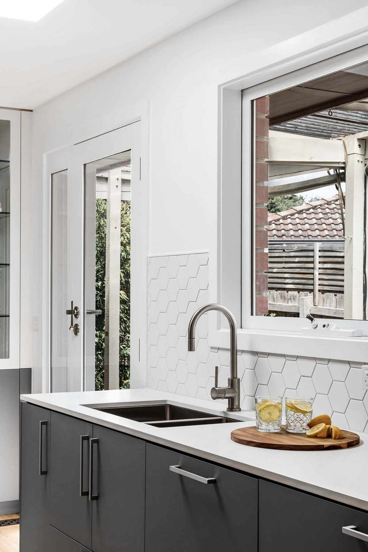 A custom designed kitchen. Designed and built by MJ Harris Group.