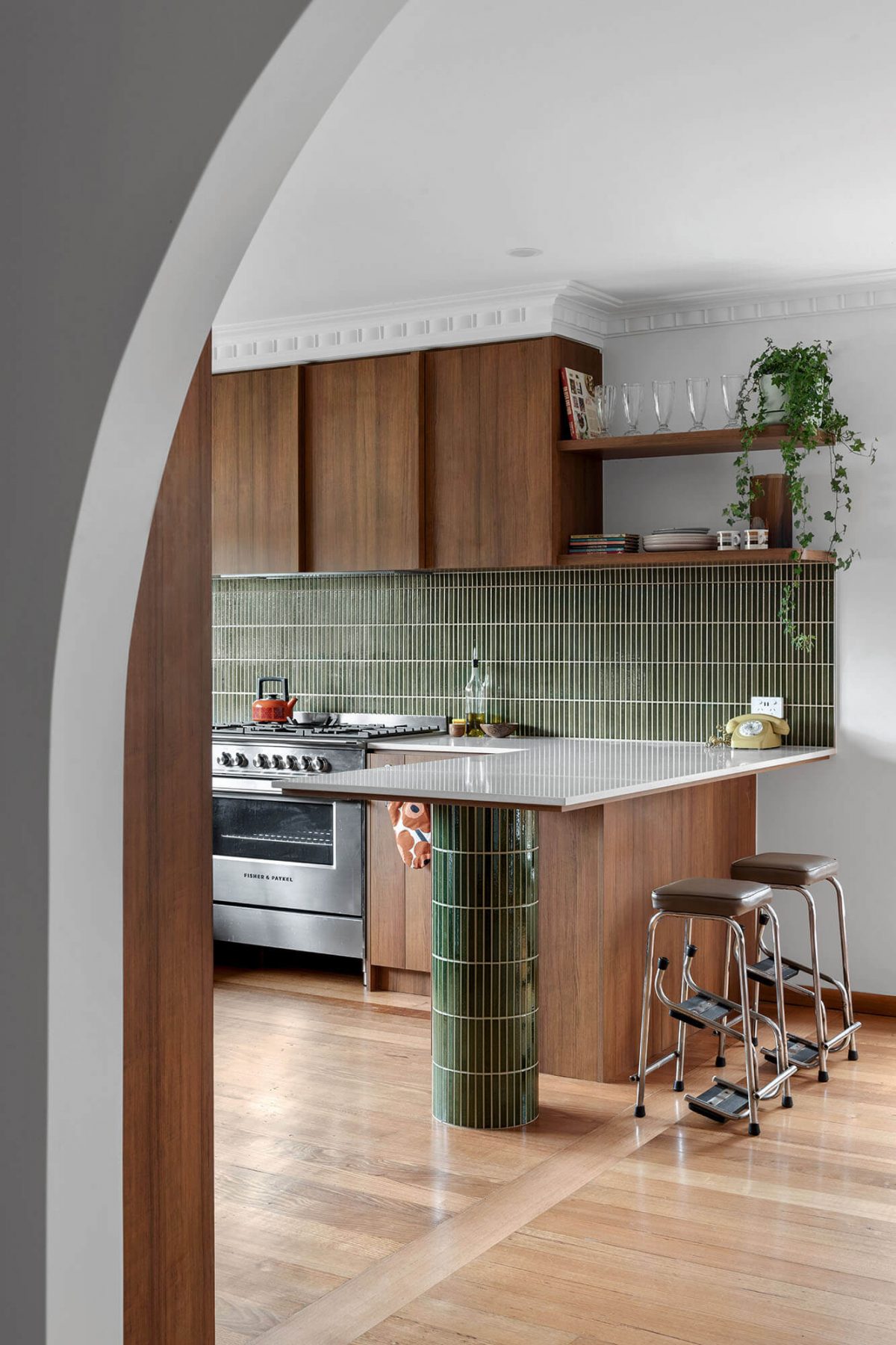 A custom designed vintage style kitchen. Designed and built by MJ Harris Group.
