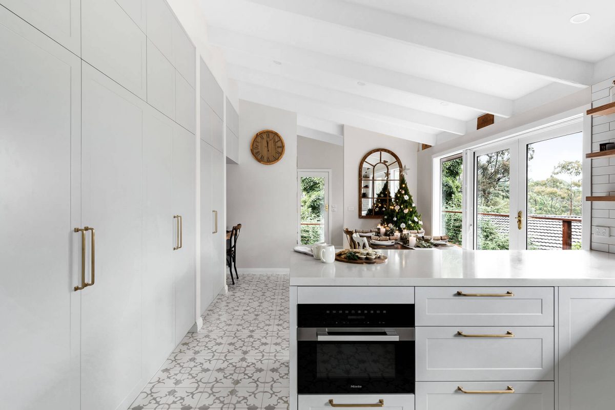 A custom designed kitchen. Designed and built by MJ Harris Group.