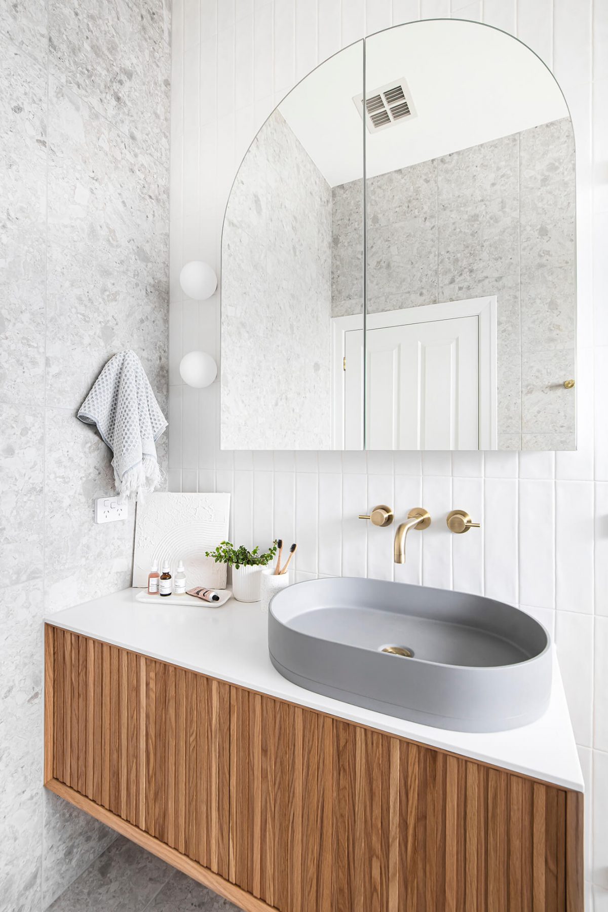 A custom designed bathroom. Designed and built by MJ Harris Group.