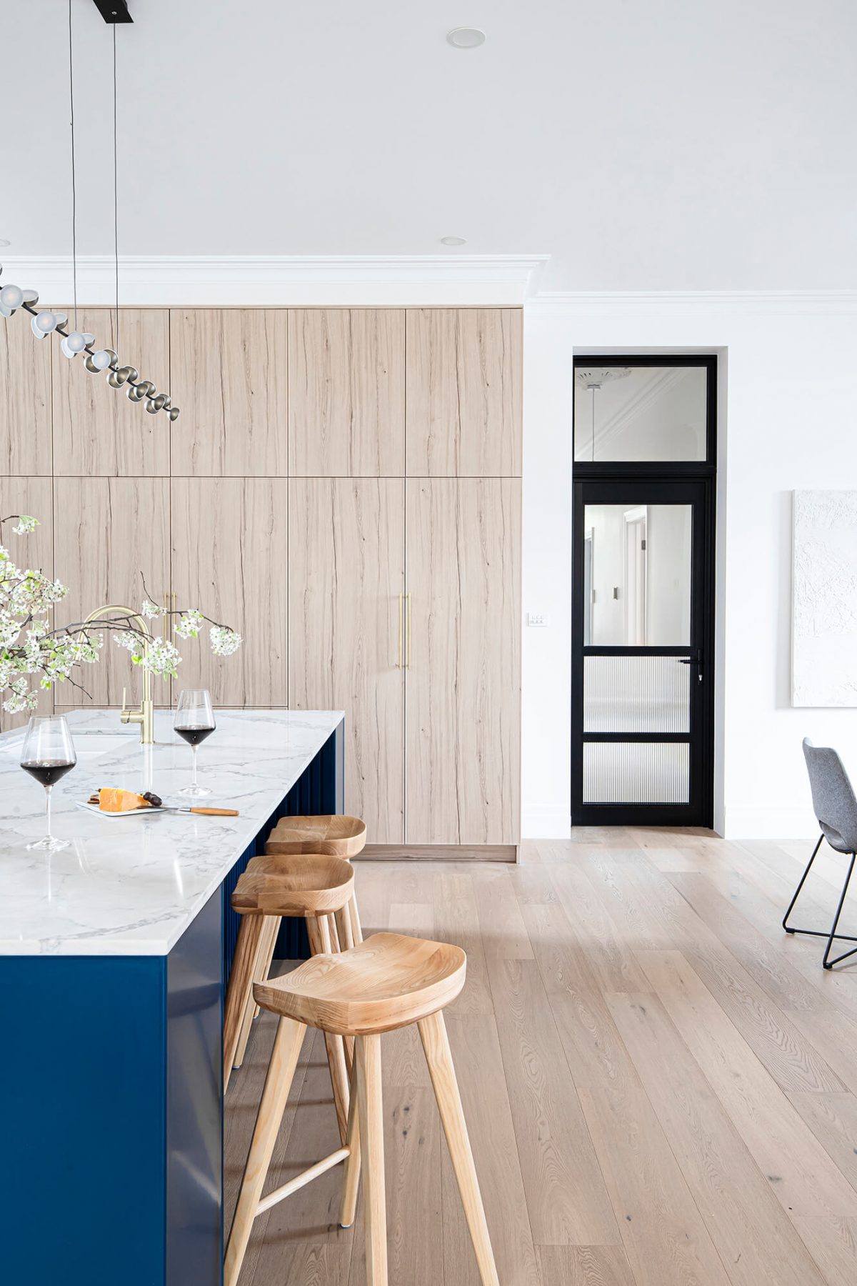 A custom designed kitchen. Designed and built by MJ Harris Group.