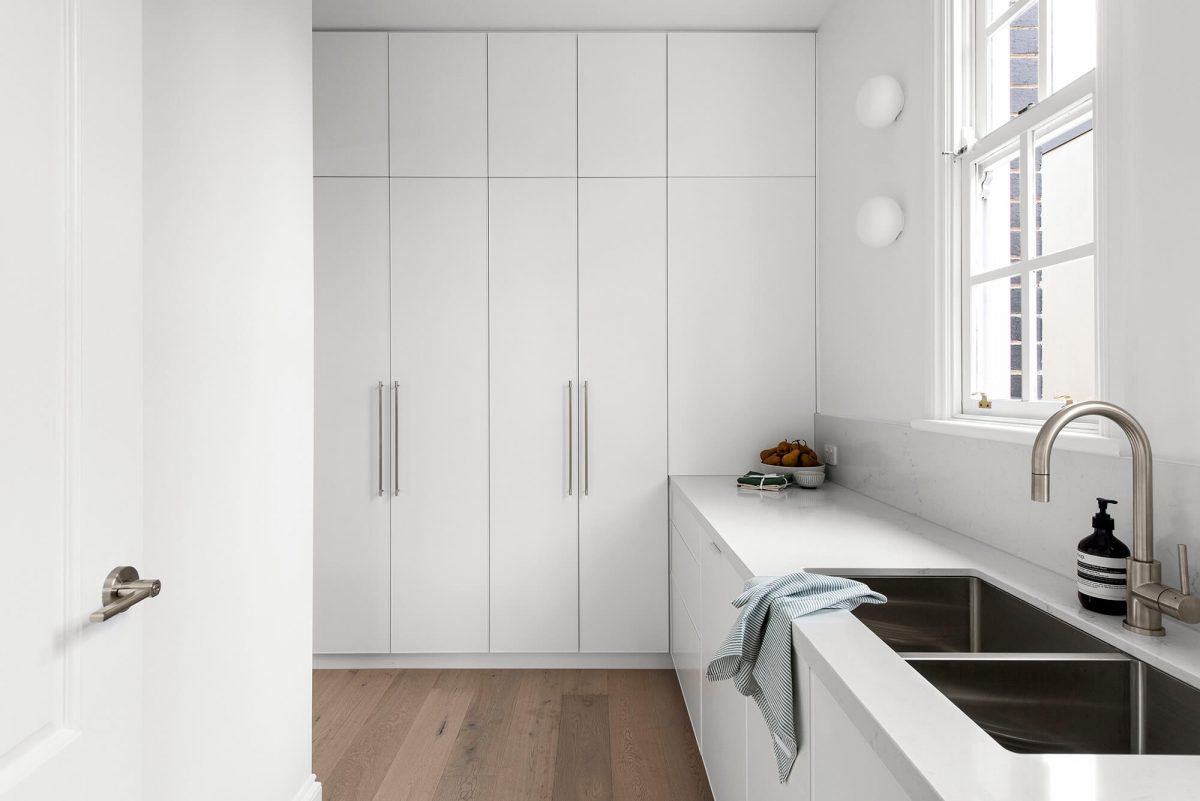 A custom designed butlers pantry featuring custom joinery. Designed and built by MJ Harris Group. #MJHxFitzgibbonCres