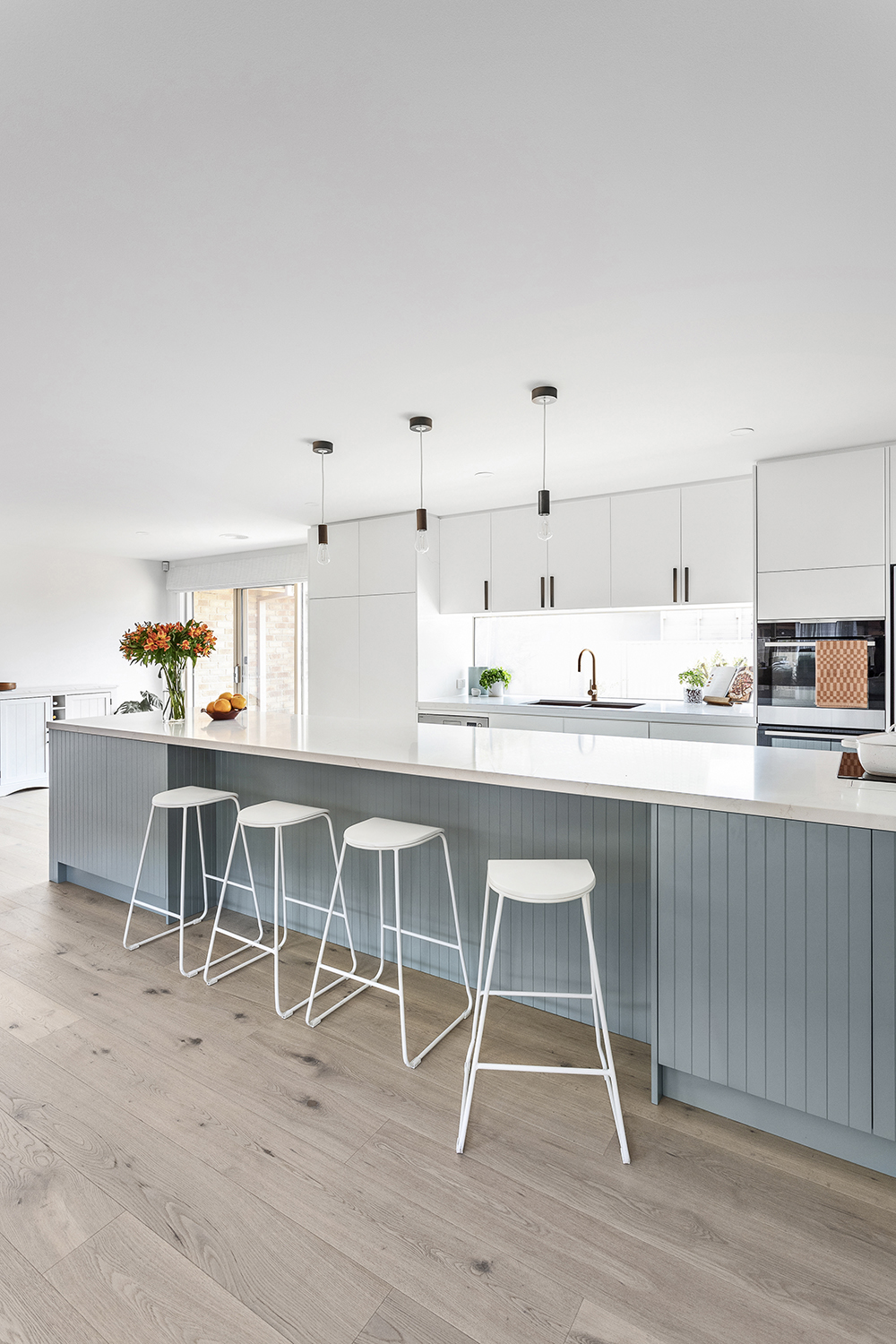A custom designed kitchen. Designed and built by MJ Harris Group. #MJHxBurrowyeCres